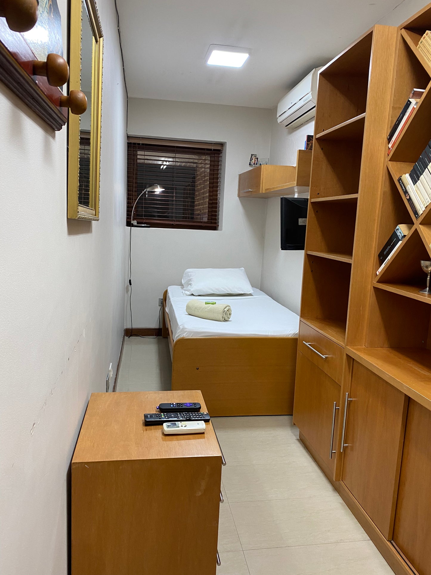 Cabin with Shared Bathroom